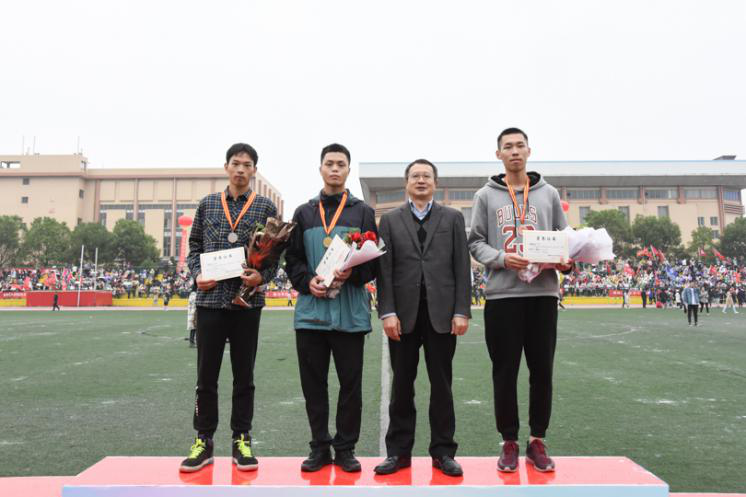 d0cf24cb138644ecbf371bb972710f86.png 获奖选手颁奖.png