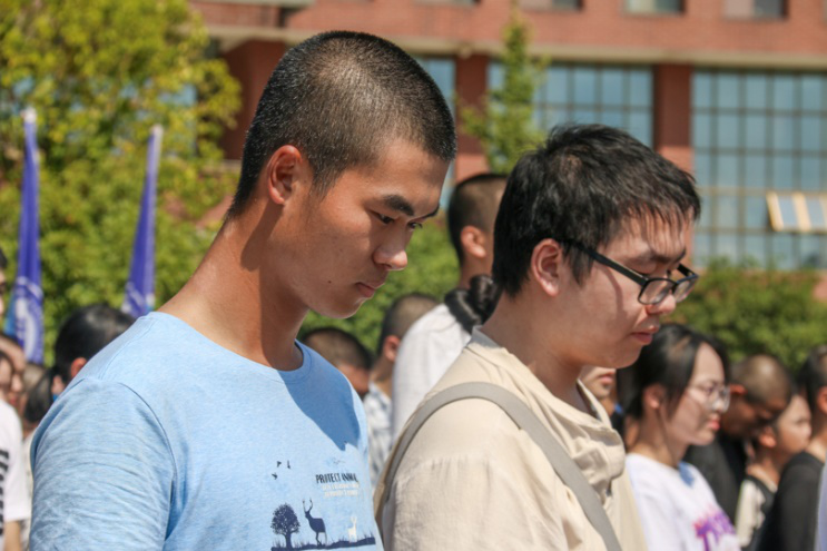 77438b0467de422098ff398ddc84d15c.png 学生默哀.png