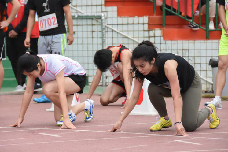 4f09fb001ea54408b9b20e052b5f40d4.png 甲组女子100米决赛.png